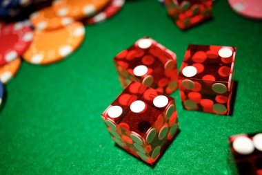 surga wd Dragon Tiger live dealer mobile interface showing betting options